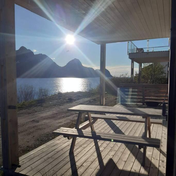 Senja, Husoy I Senja. Leilighet Med Utsikt Over Fjord Og Fjell Tofta Kültér fotó