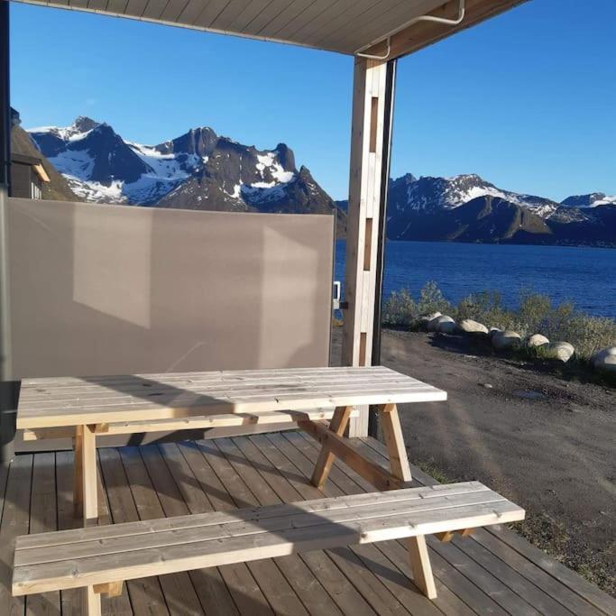 Senja, Husoy I Senja. Leilighet Med Utsikt Over Fjord Og Fjell Tofta Kültér fotó