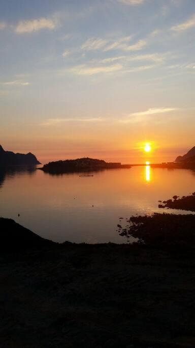 Senja, Husoy I Senja. Leilighet Med Utsikt Over Fjord Og Fjell Tofta Kültér fotó